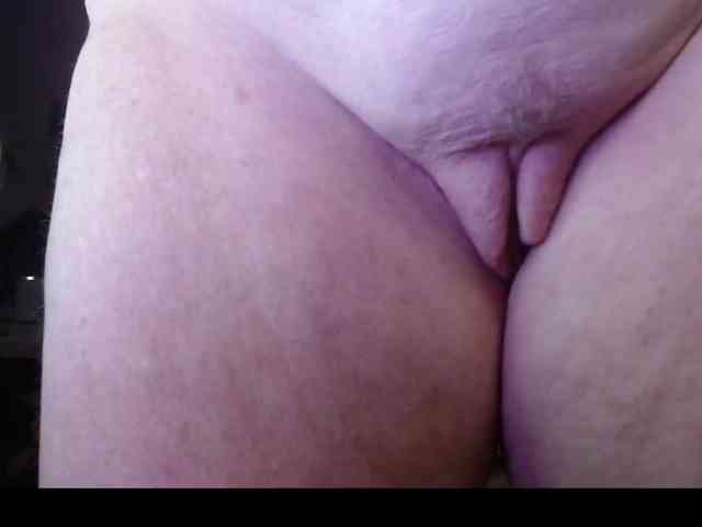April_XO webcam