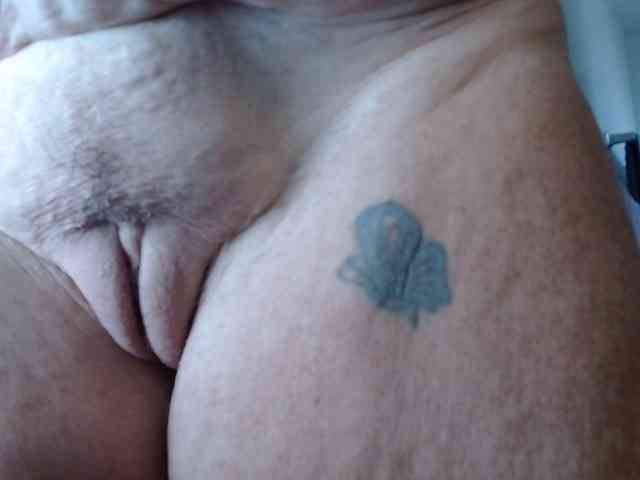 April_XO webcam