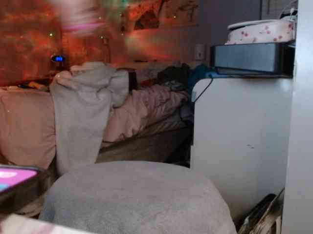 April_XO webcam