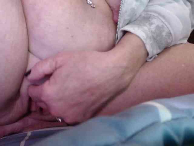 April_XO webcam