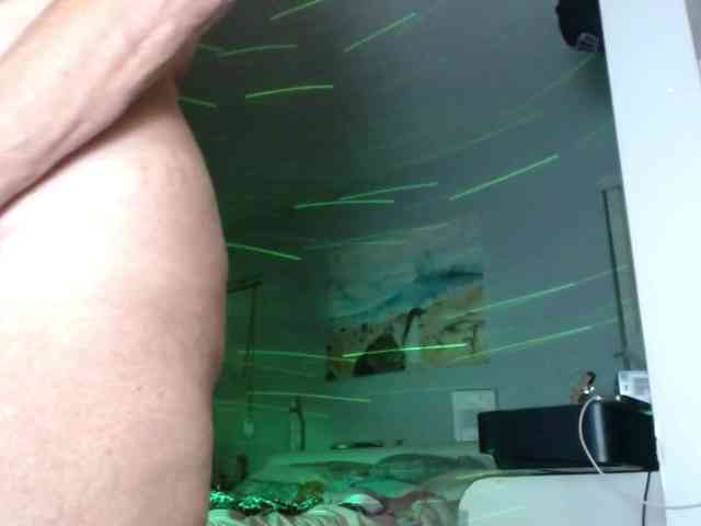 April_XO webcam