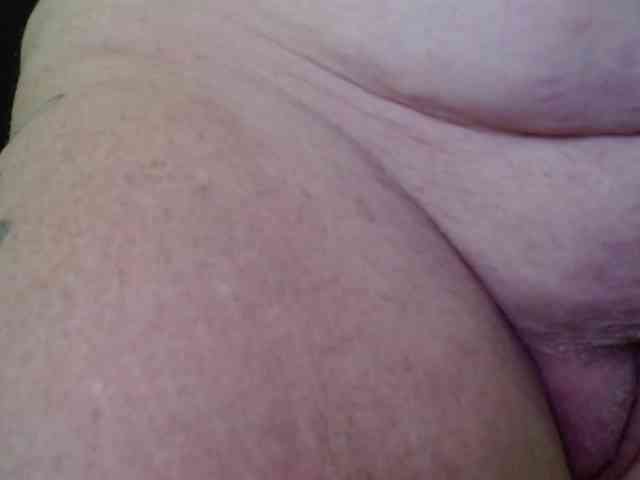 April_XO webcam