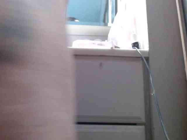 April_XO webcam