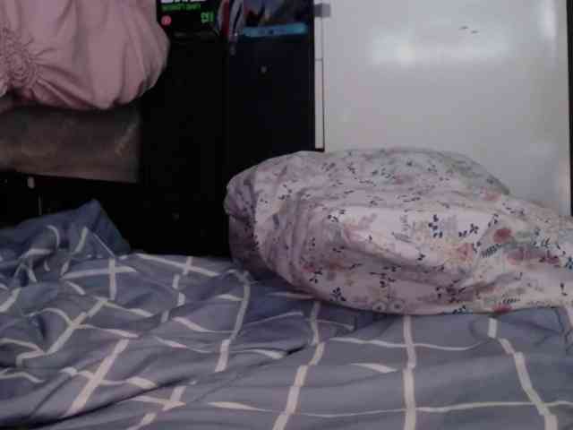 April_XO webcam