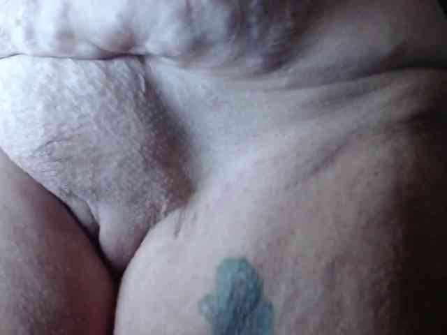 April_XO webcam