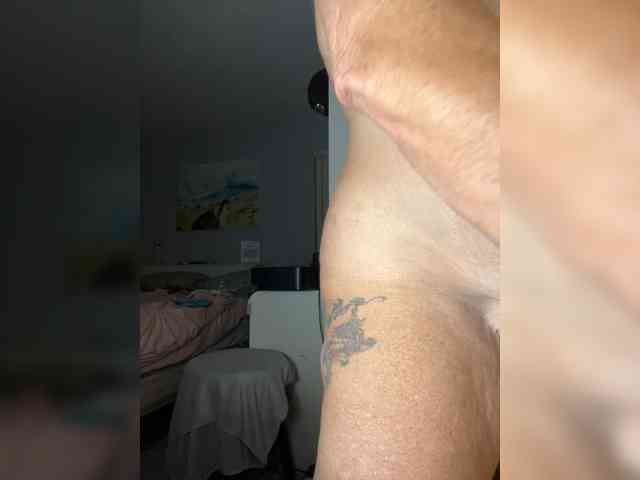 April_XO webcam