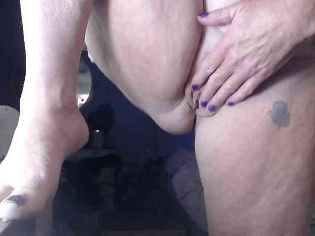 Modelo: April_XO