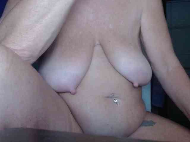 April_XO webcam