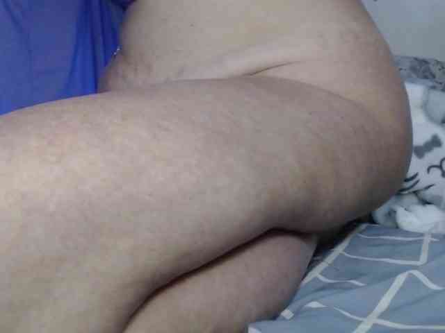 April_XO webcam