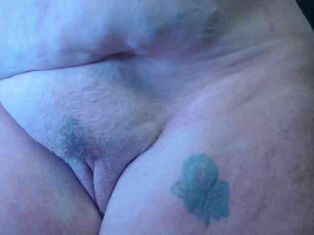 April_XO webcam