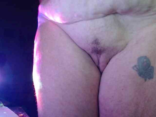 April_XO webcam