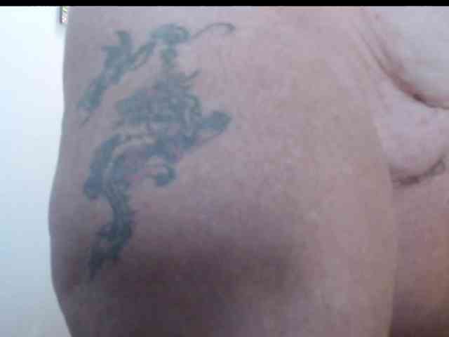 April_XO webcam