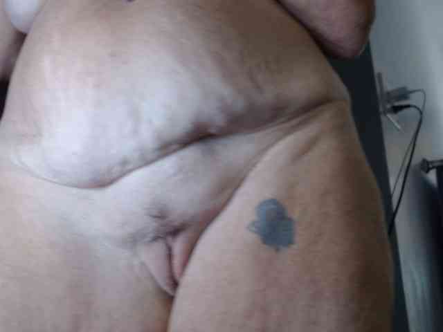 April_XO webcam