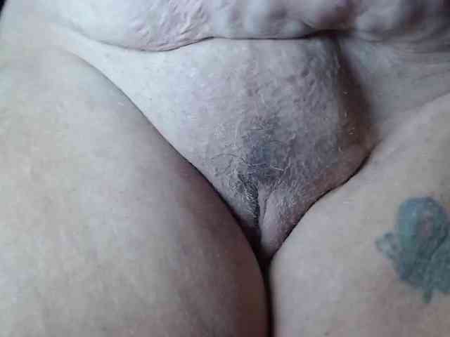 April_XO webcam
