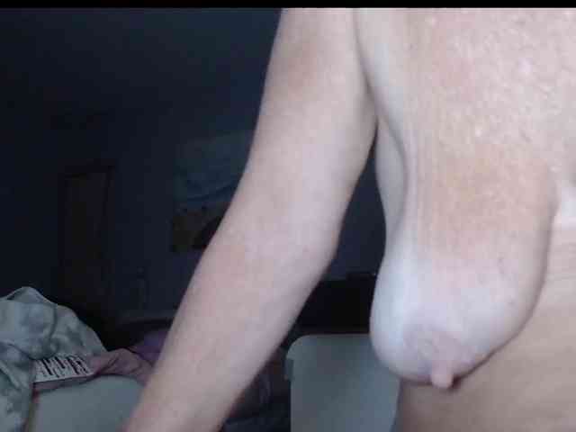 April_XO webcam