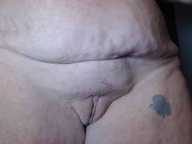 April_XO webcam