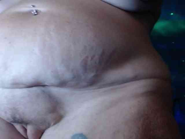 April_XO webcam