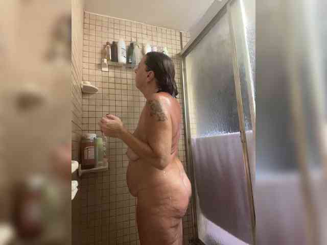 April_XO webcam