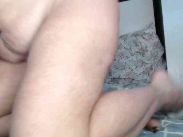 April_XO webcam
