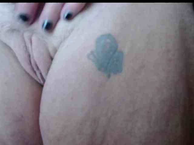 April_XO webcam