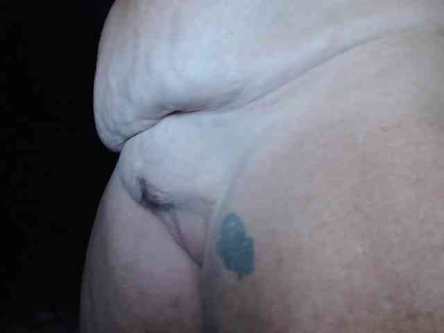 April_XO webcam