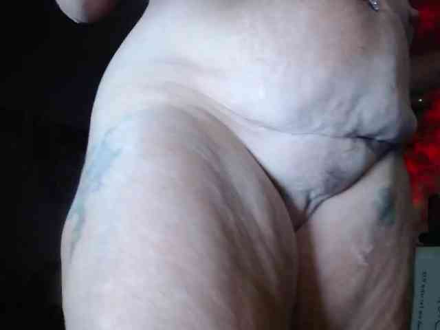 April_XO webcam