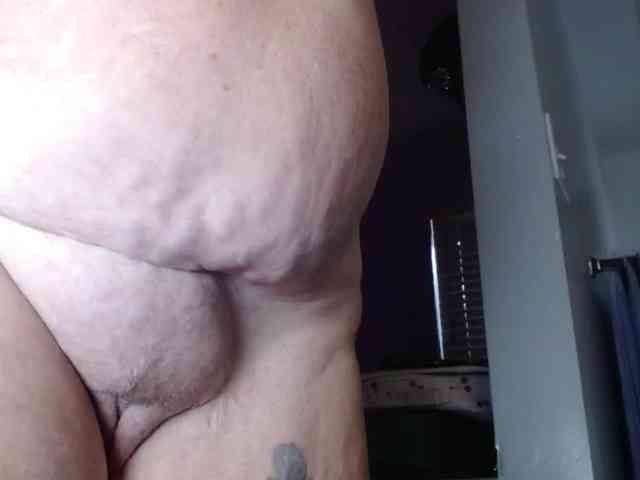 April_XO webcam