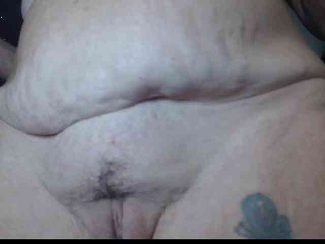 April_XO webcam