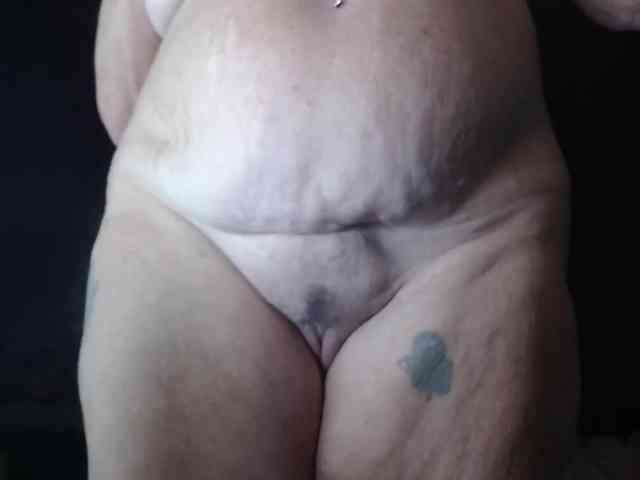 April_XO webcam