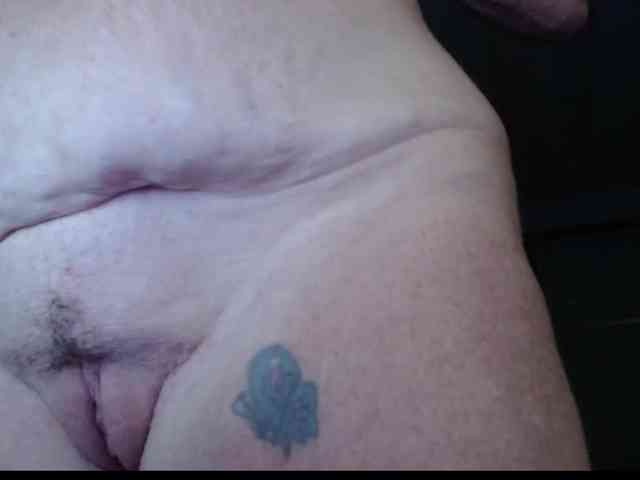 April_XO webcam