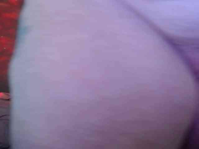 April_XO webcam