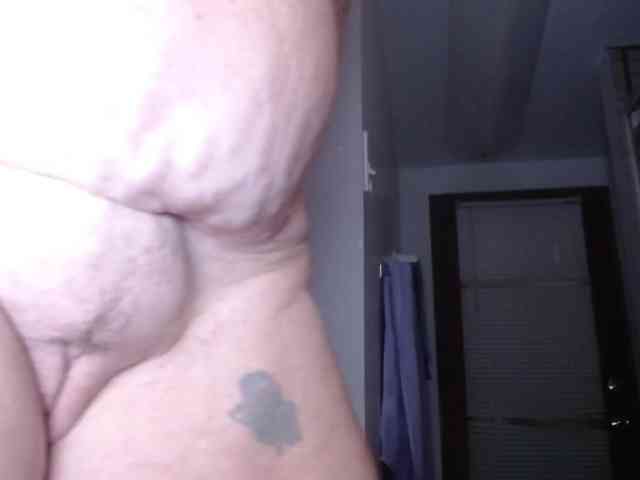 April_XO webcam