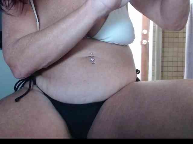 April_XO webcam