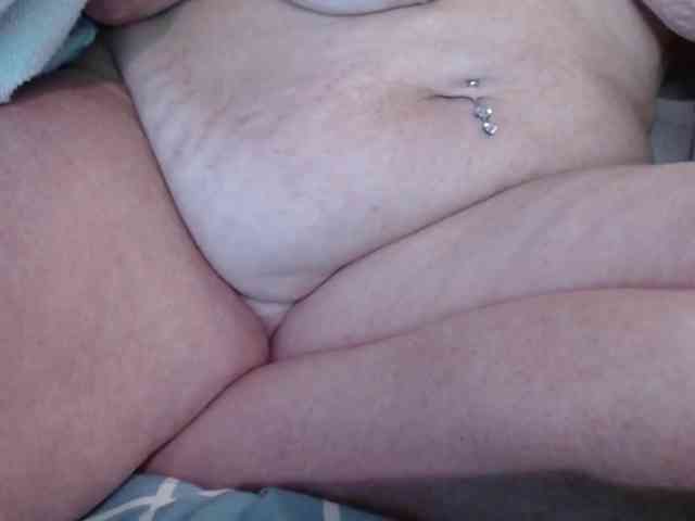 April_XO webcam