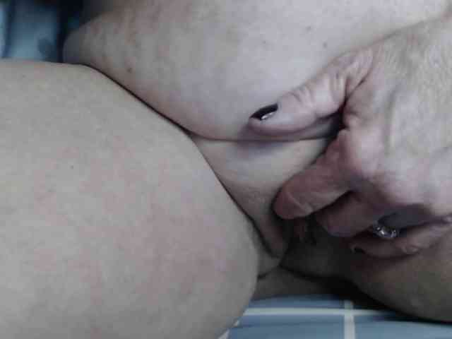 Modelo: April_XO