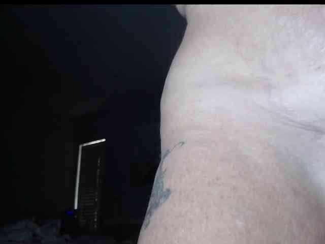 April_XO webcam