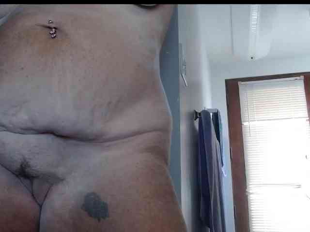 April_XO webcam