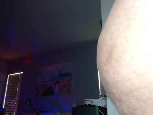 April_XO webcam