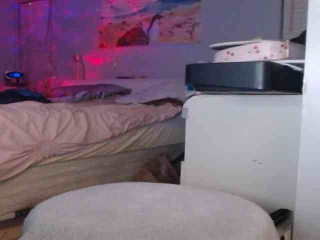 April_XO webcam