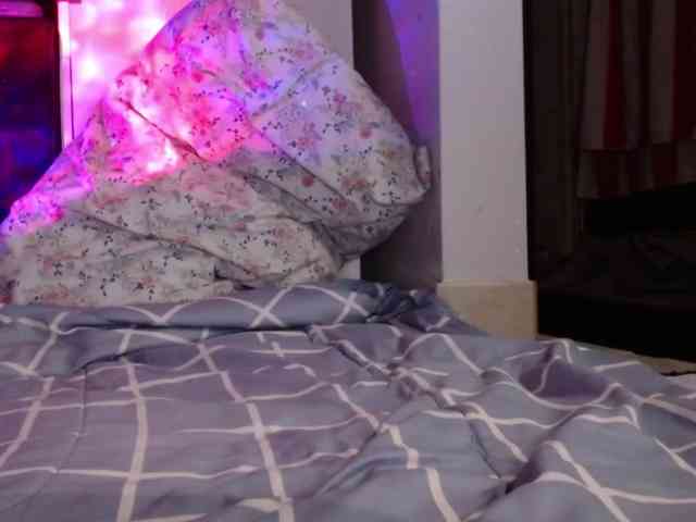 April_XO webcam