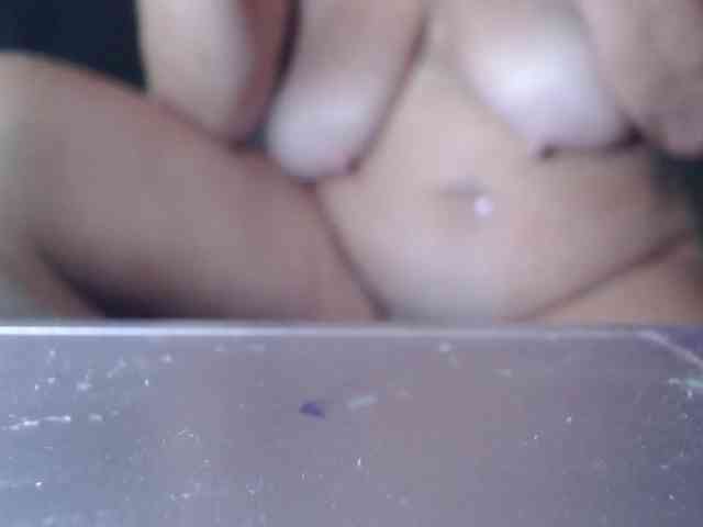 April_XO webcam