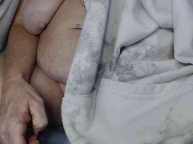 Modelo: April_XO