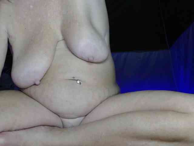 April_XO webcam