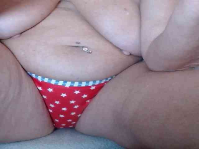 April_XO webcam
