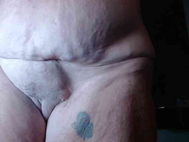 April_XO webcam