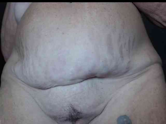 April_XO webcam