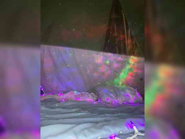 April_XO webcam