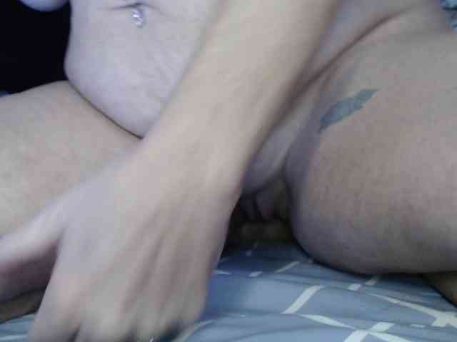 April_XO webcam