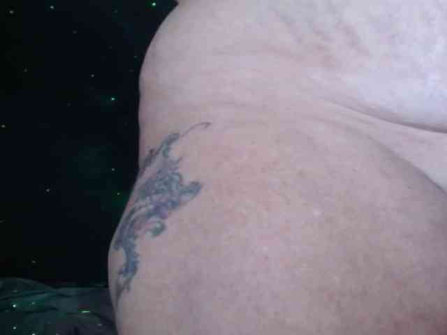 April_XO webcam