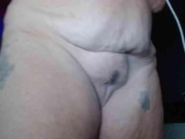 April_XO webcam